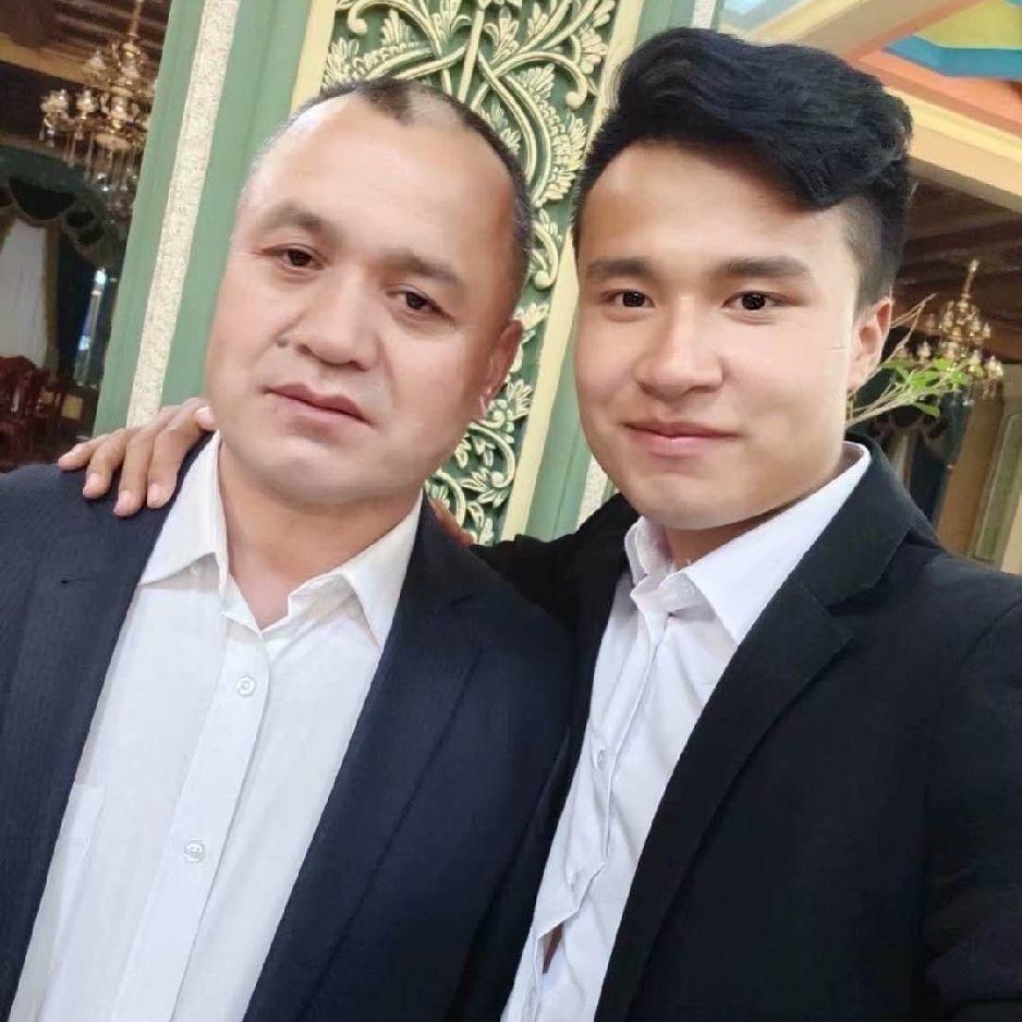 库尔班江的干果摊