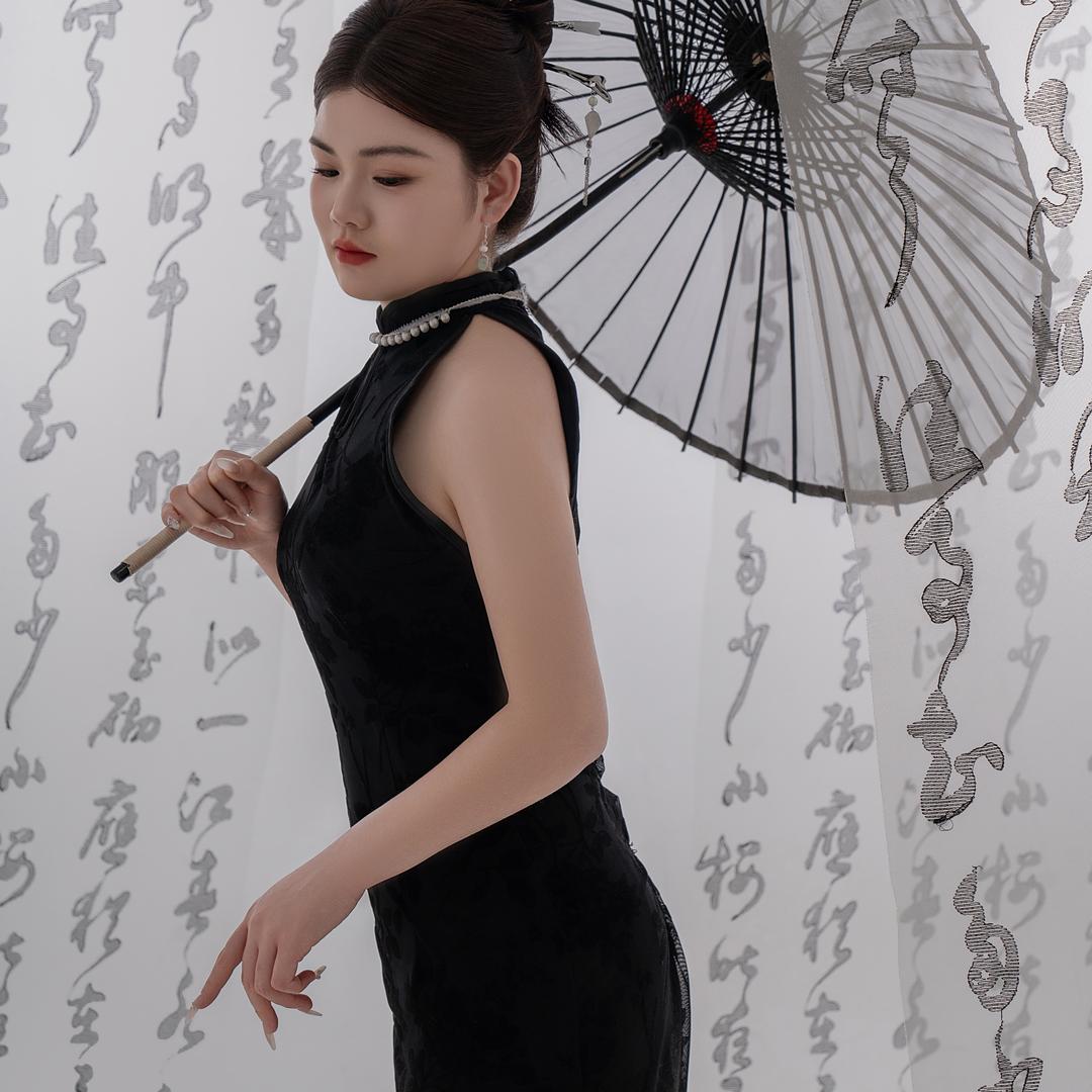 李