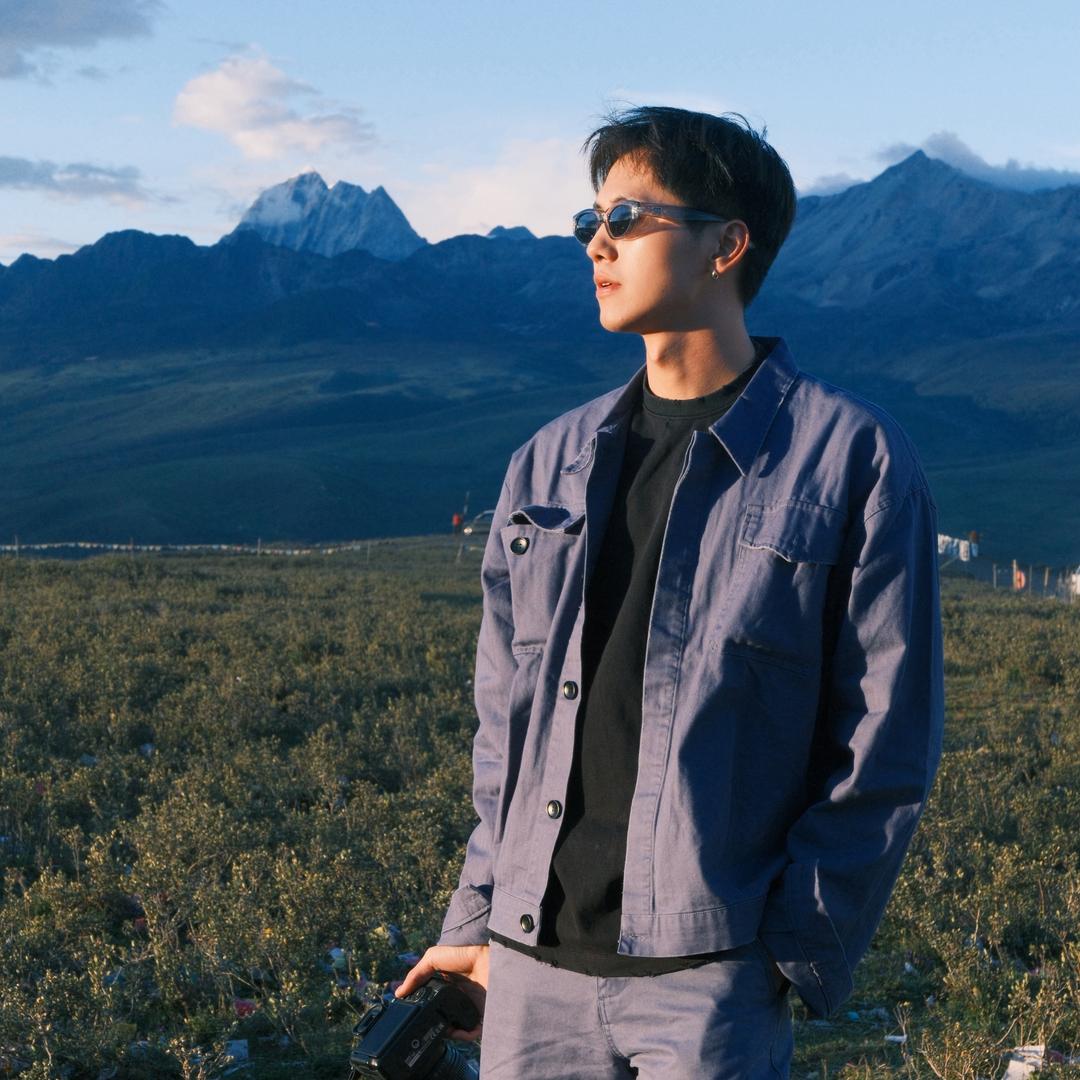 体验世界的发条蓝