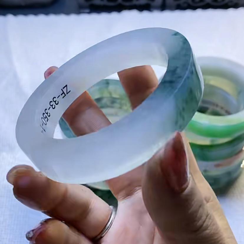 翠胜冰种手镯定制