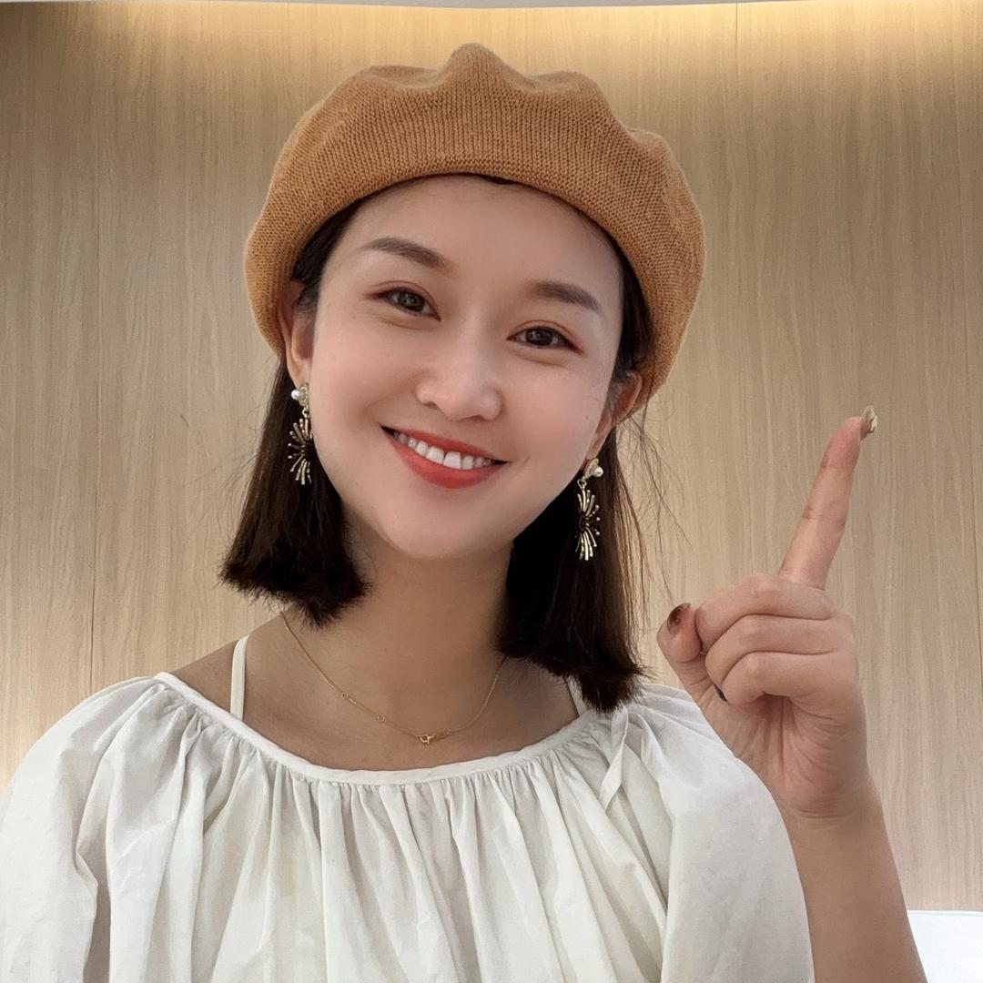 家具精小瓶子
