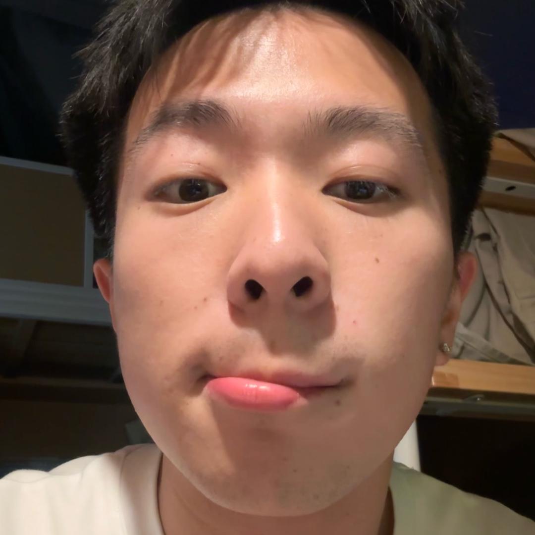 不会颠球.