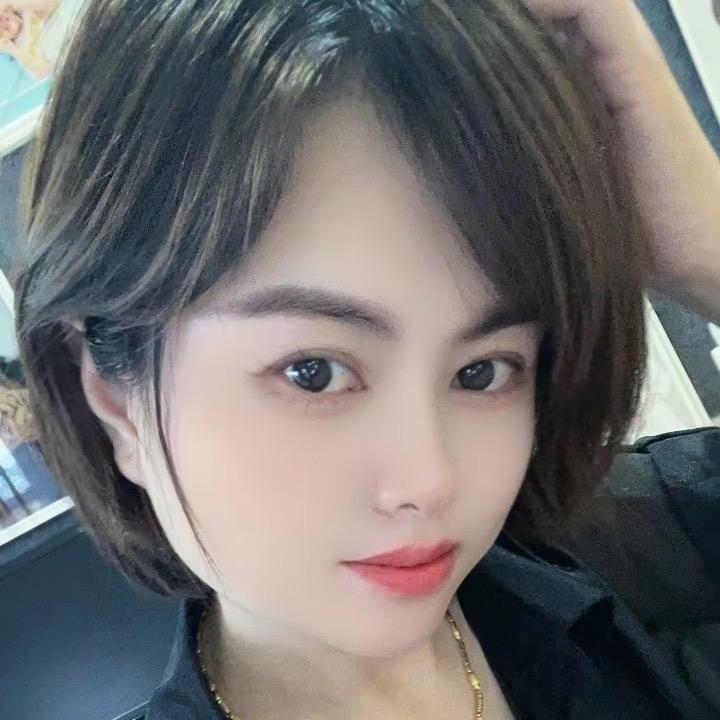 倪邱宝贝新娘婚纱摄影