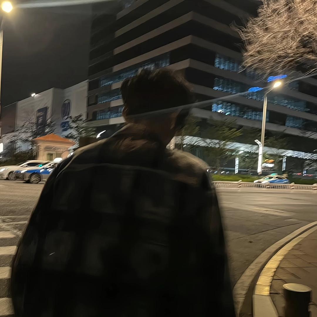 江边鸟.