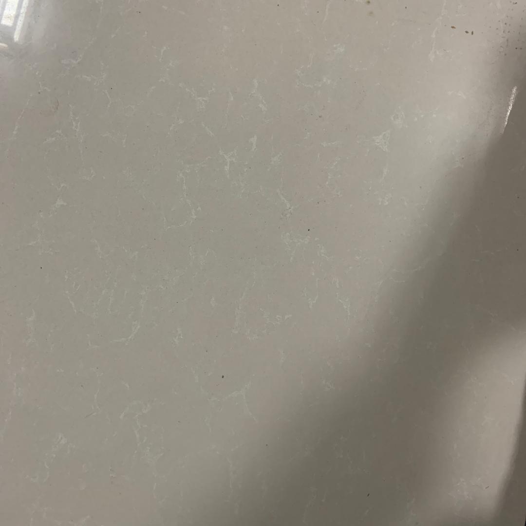 不许看我