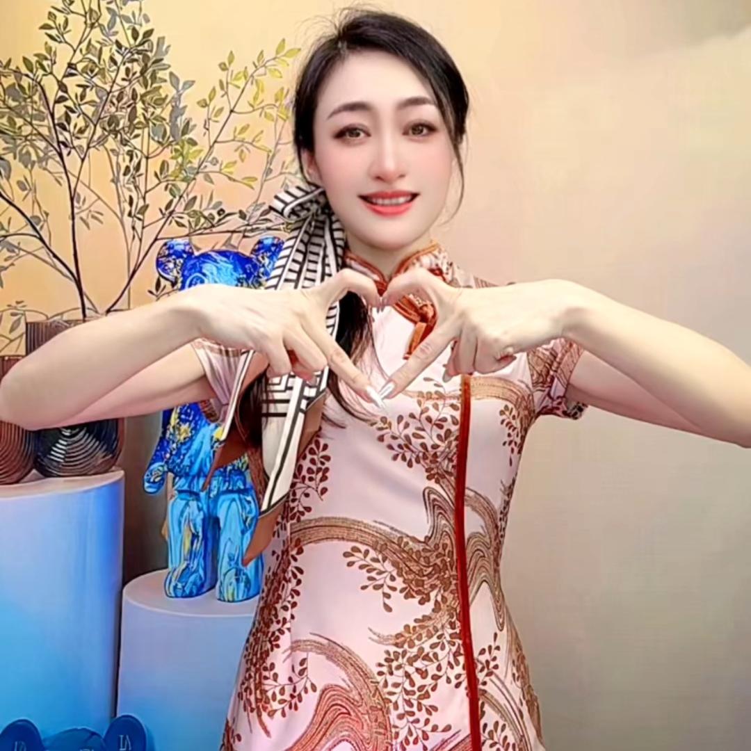 小v姐姐