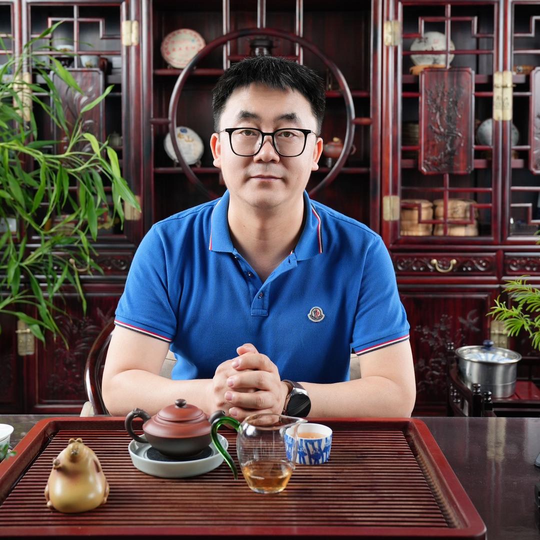龙掌柜爱喝茶