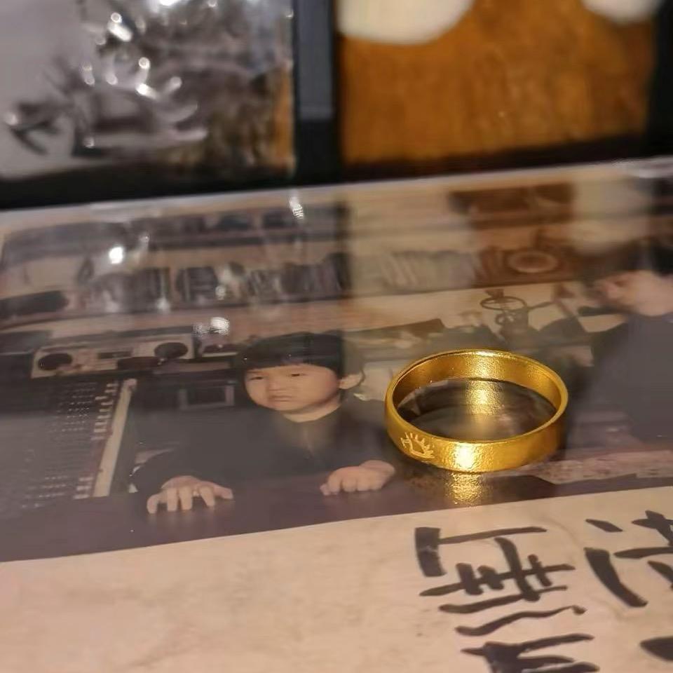程艾影ω