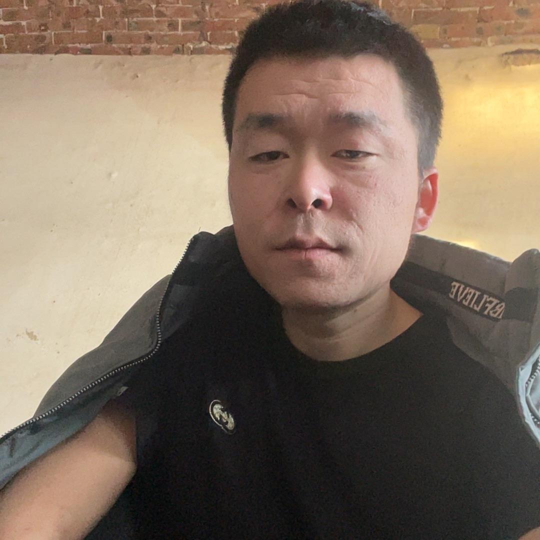 桃临路闹闹