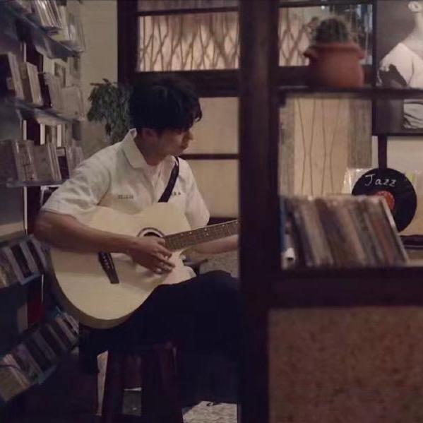 冰冰吖🎸。