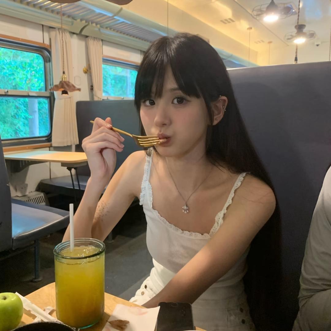 玥玥y