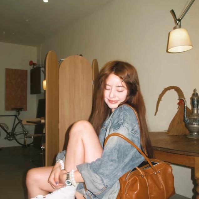 小何小易-