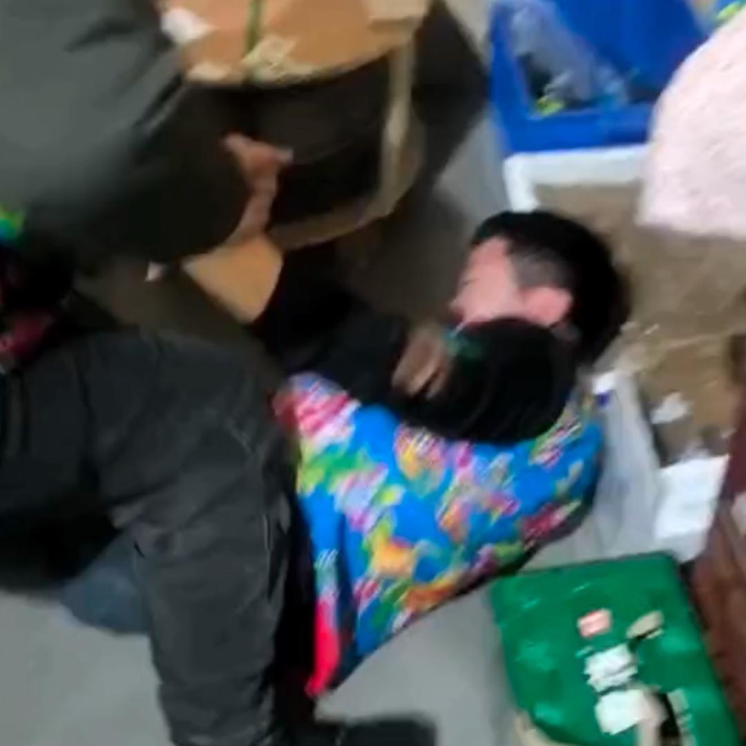 猛踹李三那条好前腿