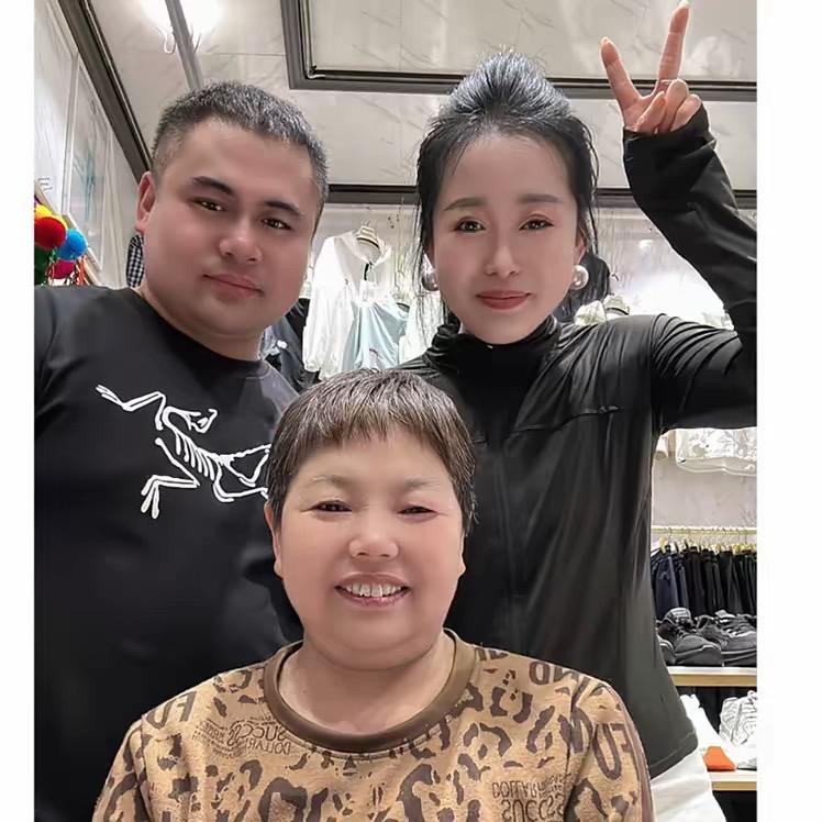 小宁❤️一家人