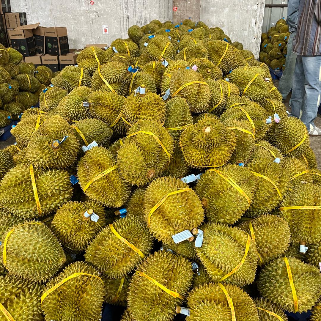 榴莲  帅小伙