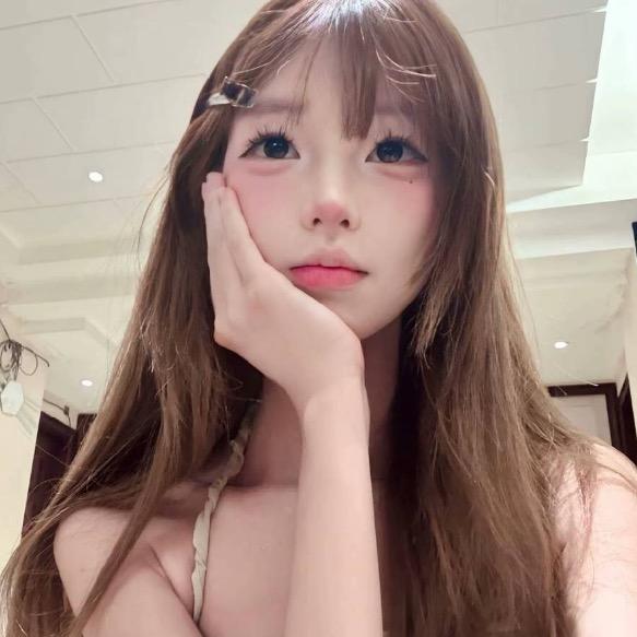HUANG^