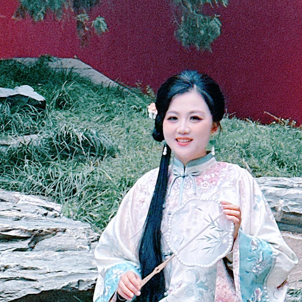 刘丁宁爱文史