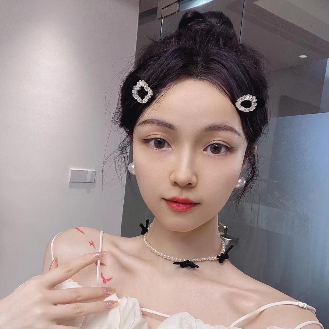 周伊伊