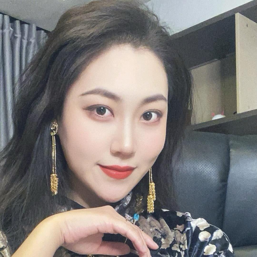 瑶瑶爱喝酒