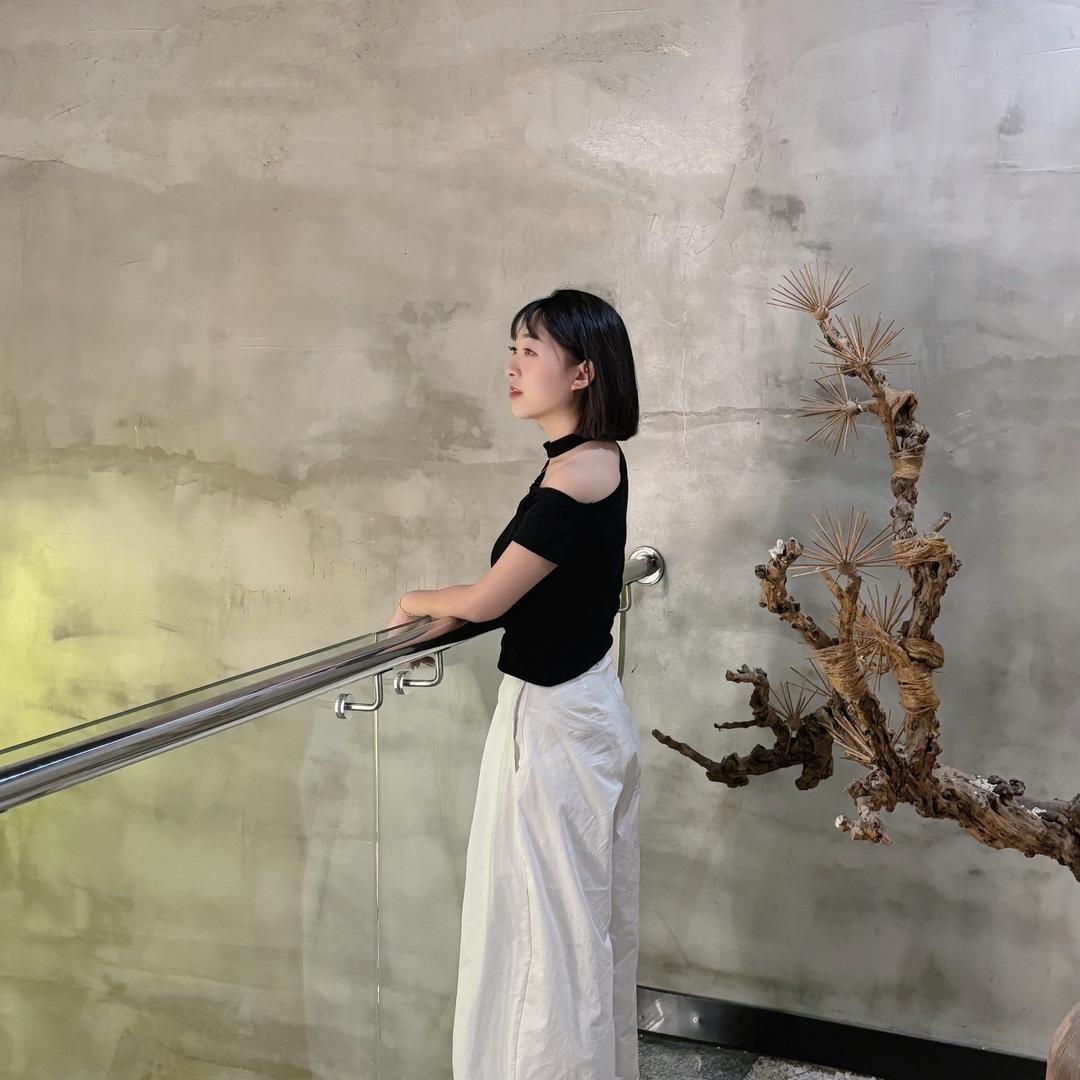 三市【Miss.钟】女装～y.燕💃