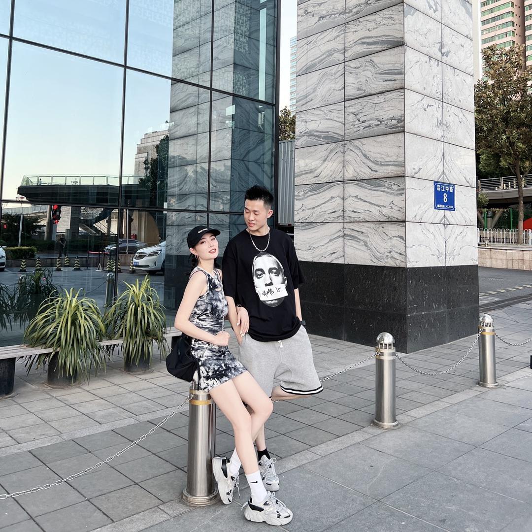 晨玲夫妇服饰