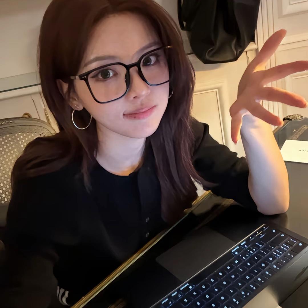 👑好久不见