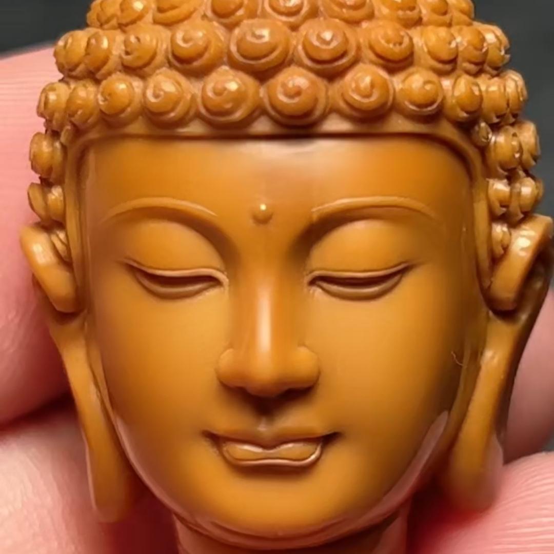 传世橄榄核雕