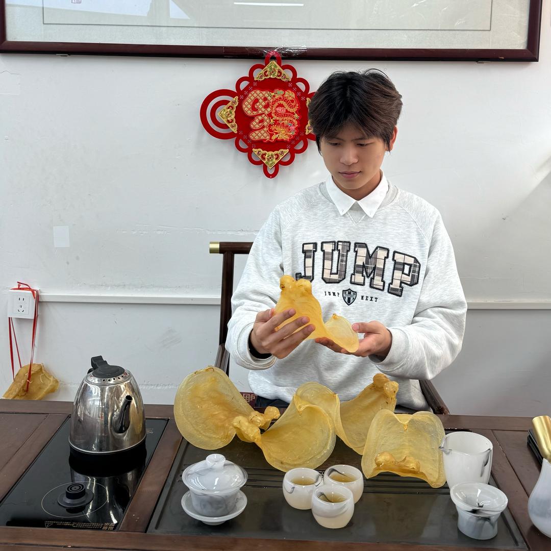 表弟滋补鱼胶