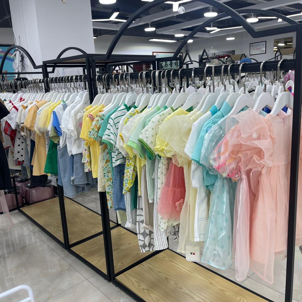 金宝贝童装工厂店