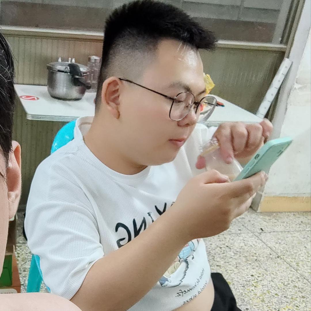 小張.