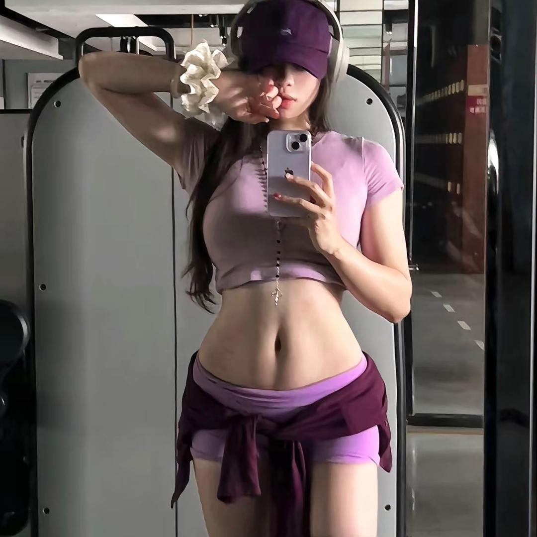 T-ONE超级游泳健身妍妍