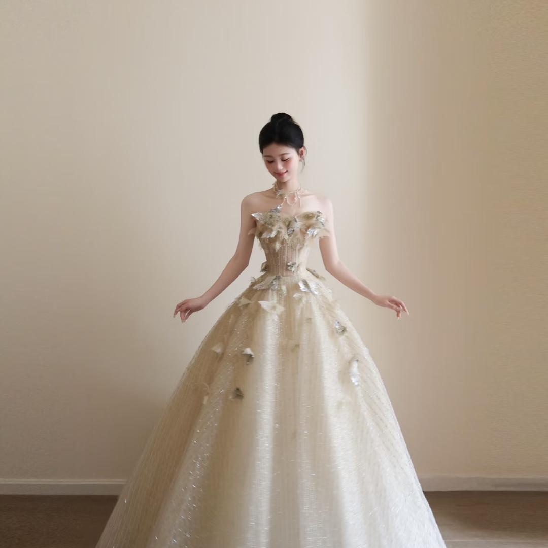 缔文礼服婚纱工厂店