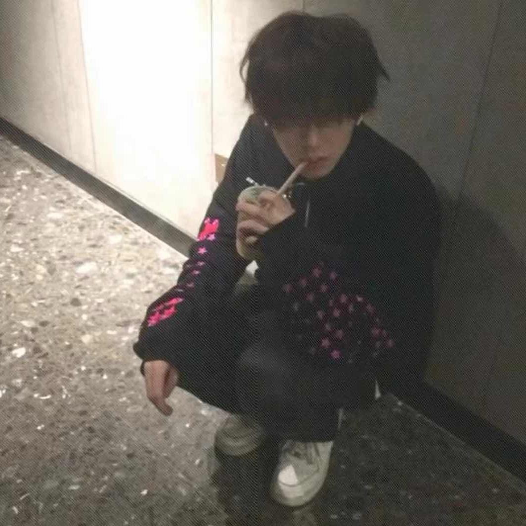 她说喜欢猪逼都不喜欢我