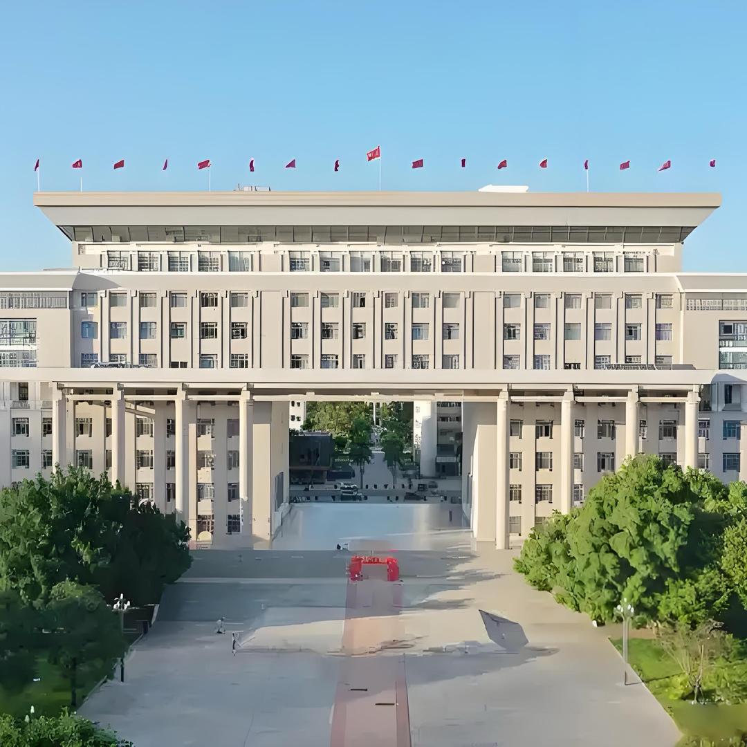 广西公办高中小威老师
