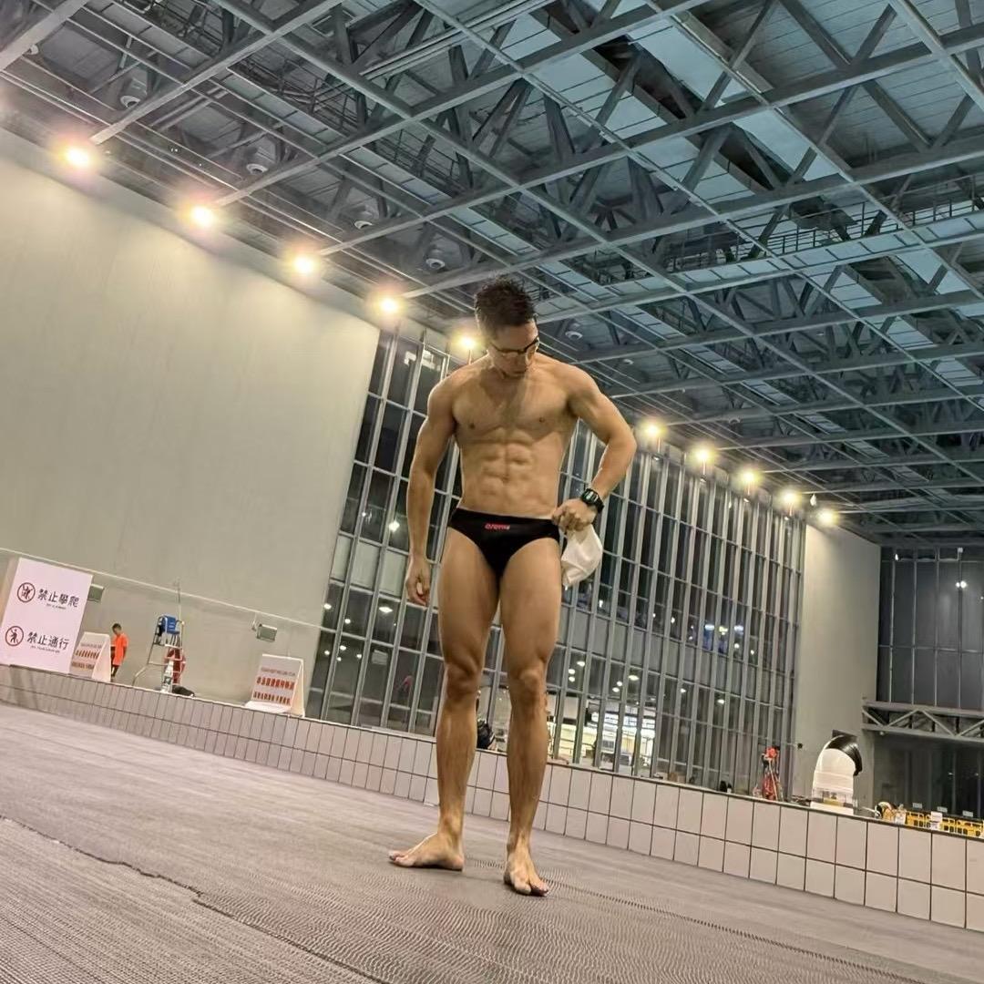 八块腹肌@