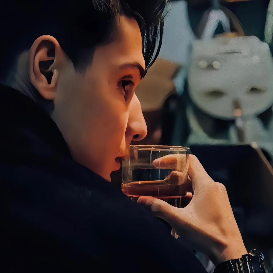 墨菲菲.