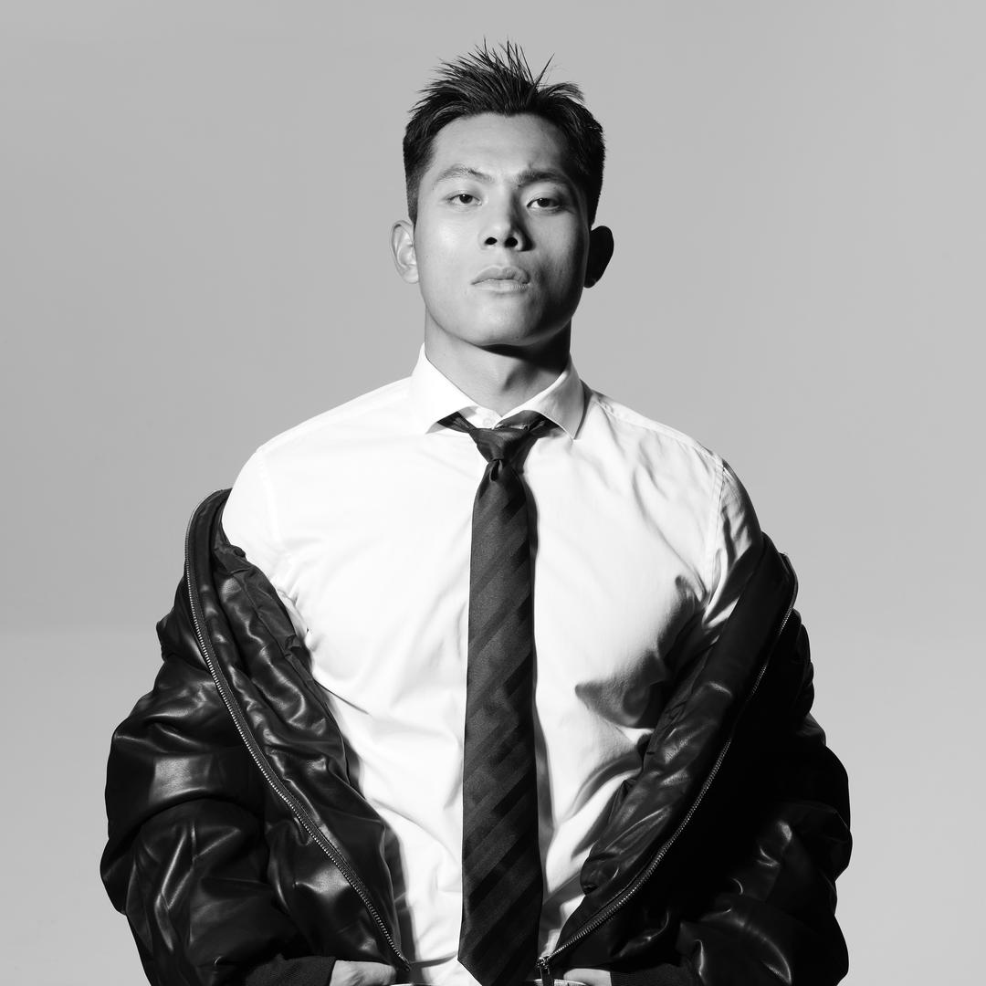 •小黑