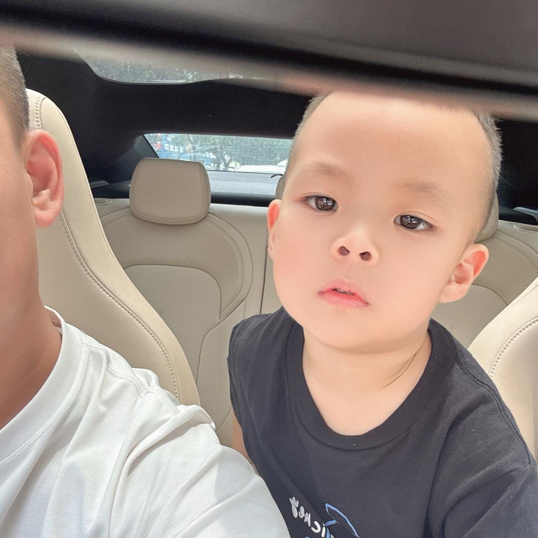 骆小小
