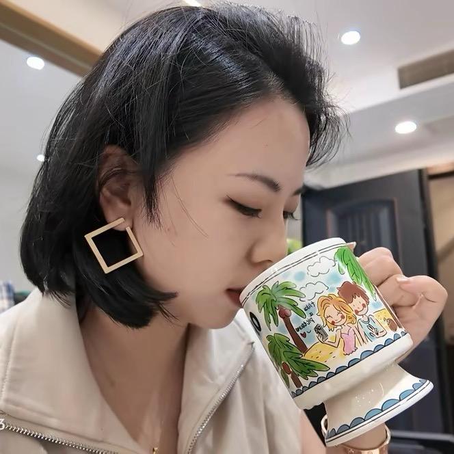 茜茜哈哈