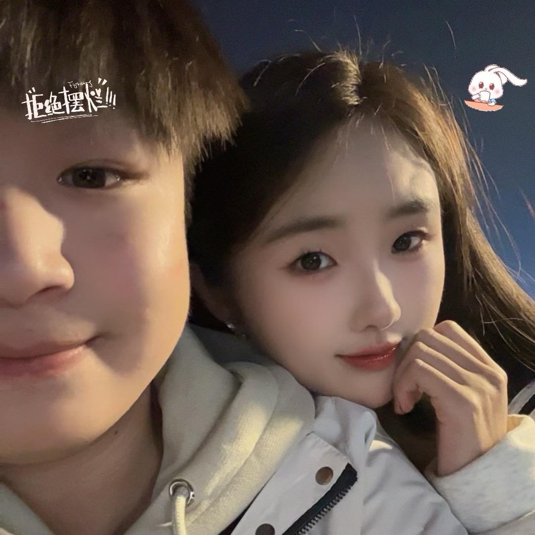 小依大王^ ^