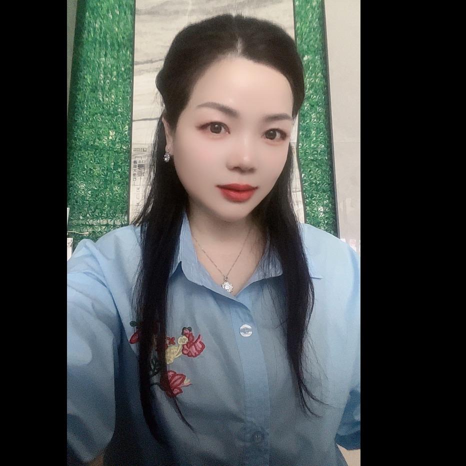 蝴蝶🦋为花🌹而醉