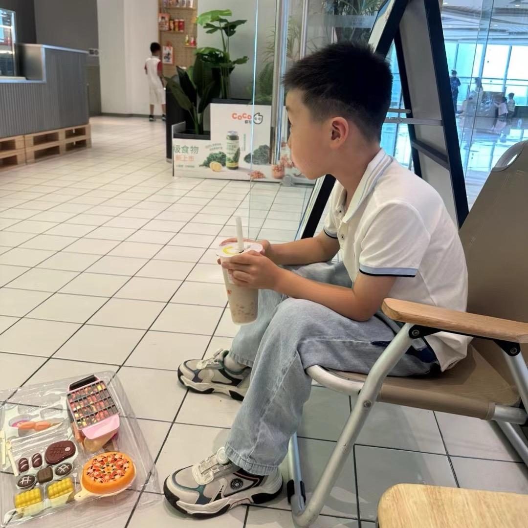 小瑞瑞的小跟班