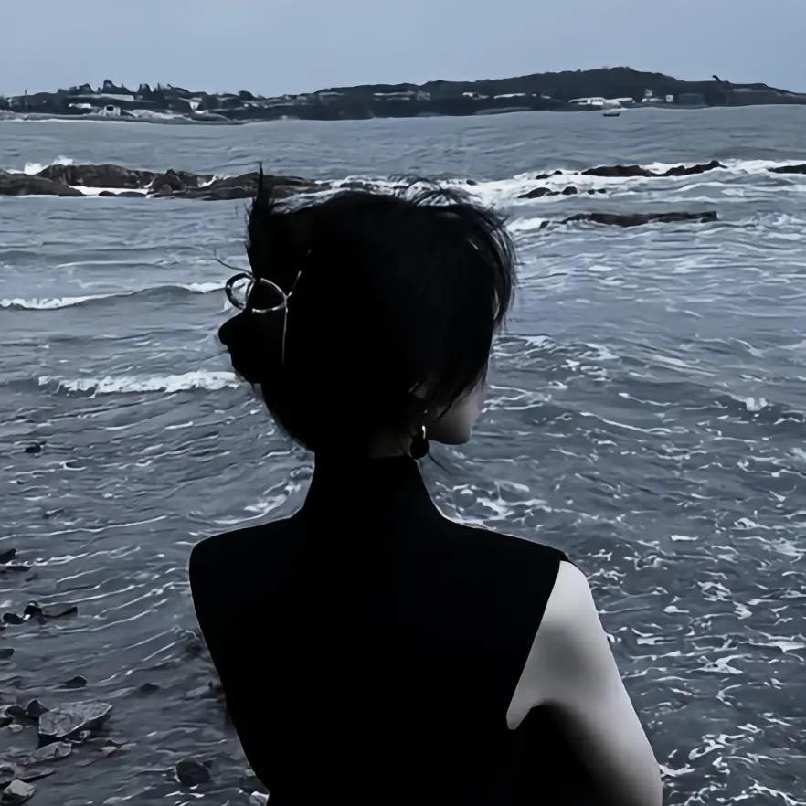 月亮不圆.🌙