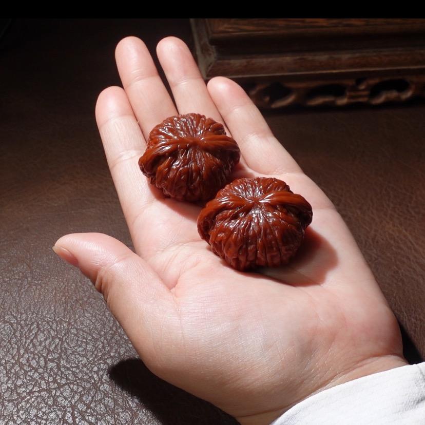 茶桌上的核桃