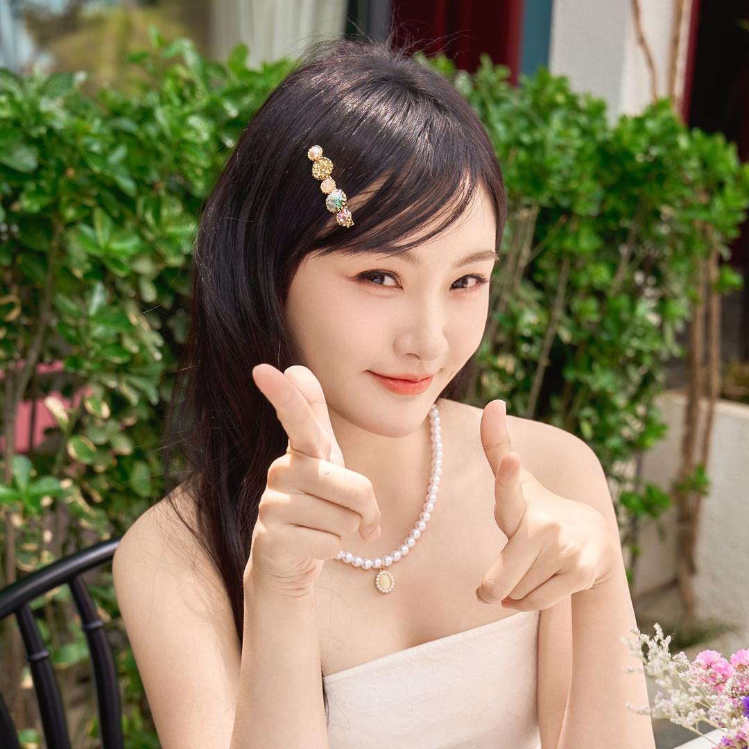 李霖霏biu
