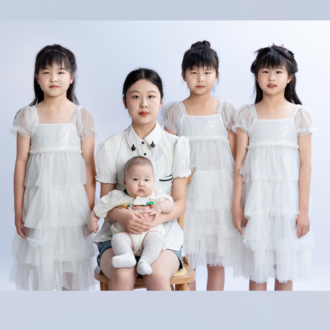 三胞胎四朵姐妹花+1少爷