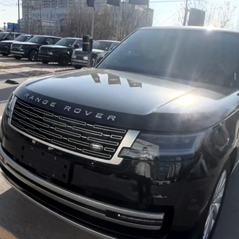 🚘🚘👰🏻‍♀️👰🏻‍♀️