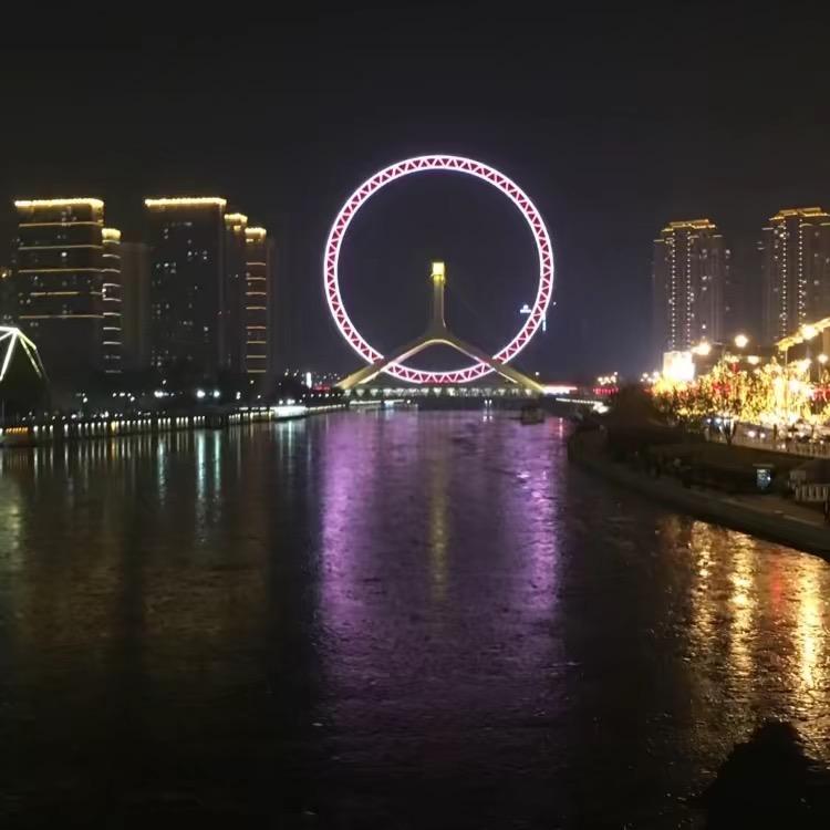 满眼笑意