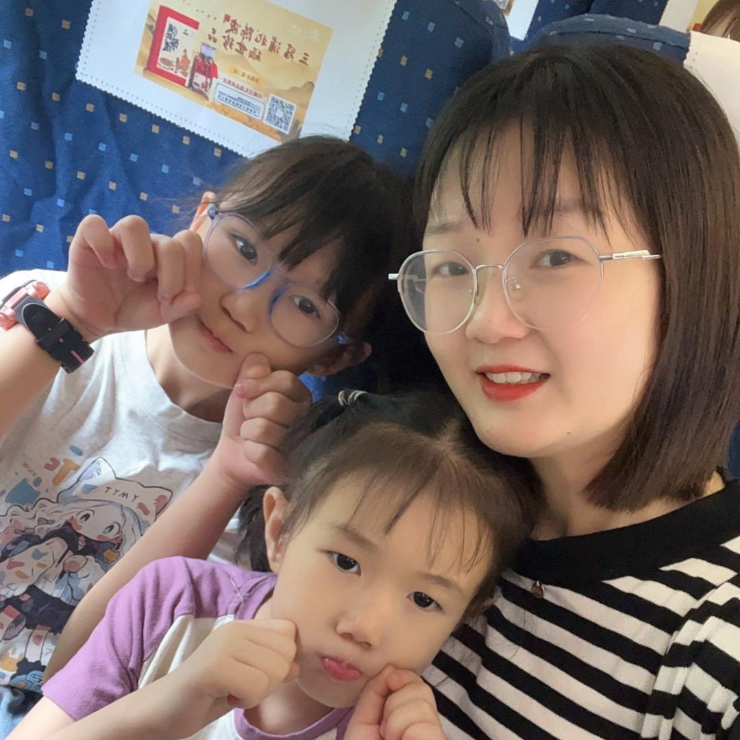 亚吖（抖音素人直播带货）