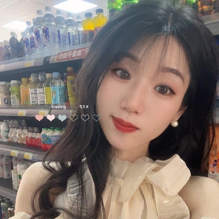 露露💋拒绝私聊